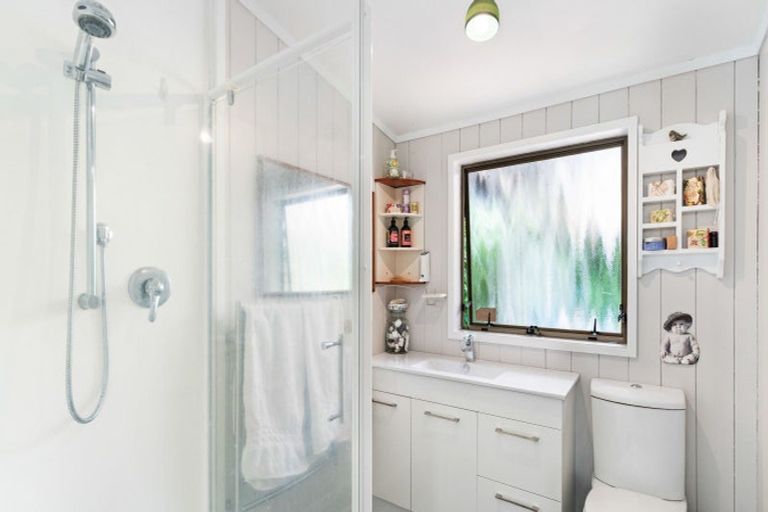 Photo of property in 23 Wharf Road, Clarks Beach, Pukekohe, 2679