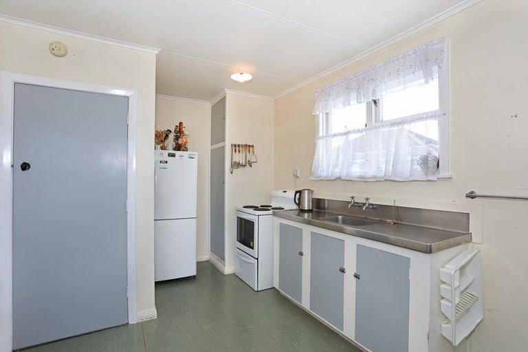 Photo of property in 14 Ward Street, Bulls, 4818