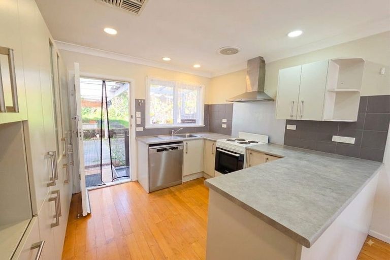 Photo of property in 1/26 Richards Avenue, Forrest Hill, Auckland, 0620