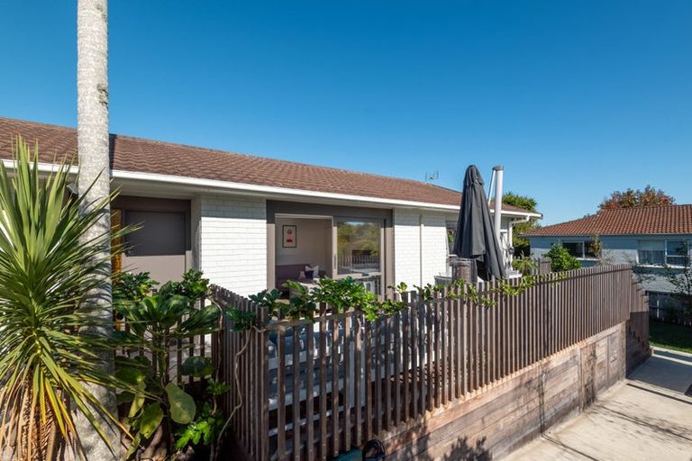 Photo of property in 2/193 Lake Road, Belmont, Auckland, 0622