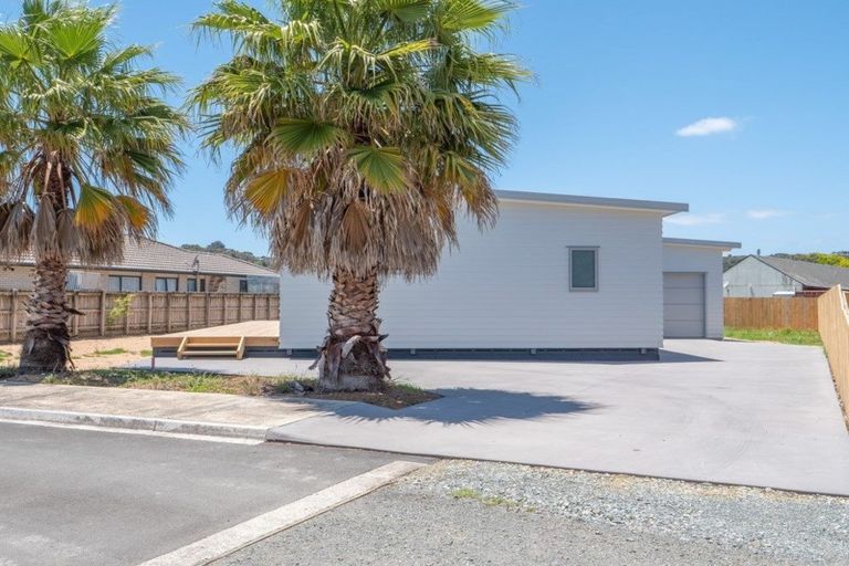 Photo of property in 10 Flame Tree Lane, Taipa, 0420