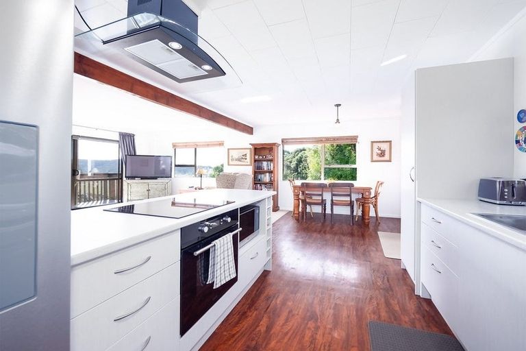 Photo of property in 6 Puketiro Place, Paihia, 0200