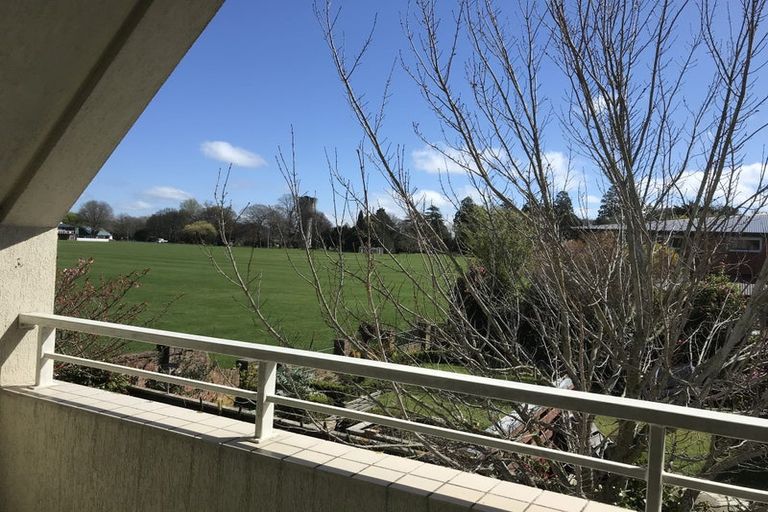 Photo of property in 2/271 Memorial Avenue, Burnside, Christchurch, 8053