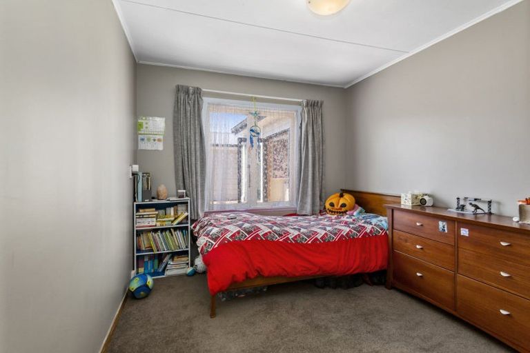 Photo of property in 32 Frankmoore Avenue, Johnsonville, Wellington, 6037