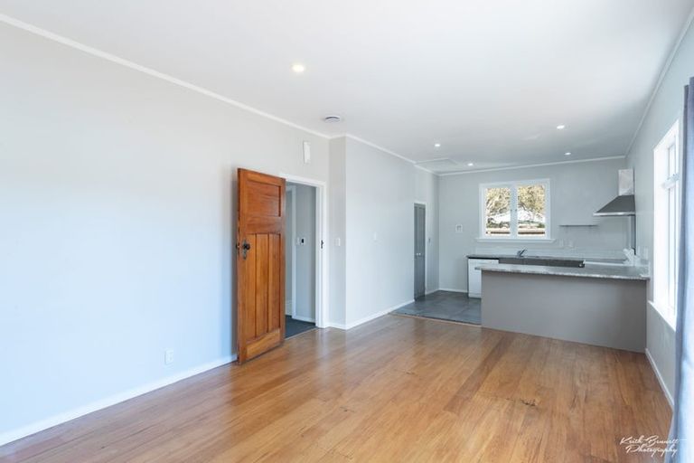 Photo of property in 316 Stokes Valley Road, Stokes Valley, Lower Hutt, 5019