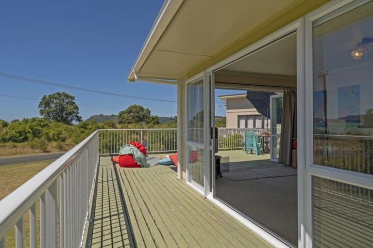 Photo of property in 7 Marine Parade, Cooks Beach, Whitianga, 3591