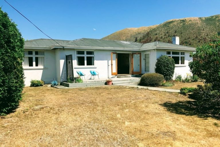 Photo of property in 11 Bledisloe Street, Kurow, 9435