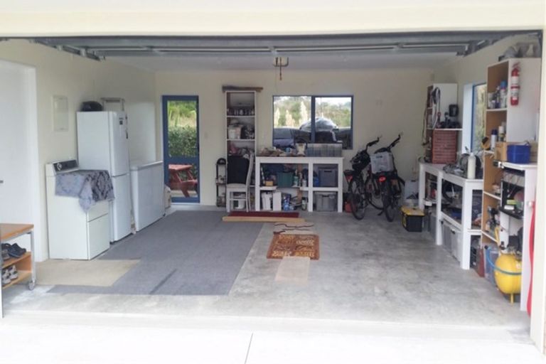 Photo of property in 9 Byron Brown Place, Otaki Beach, Otaki, 5512