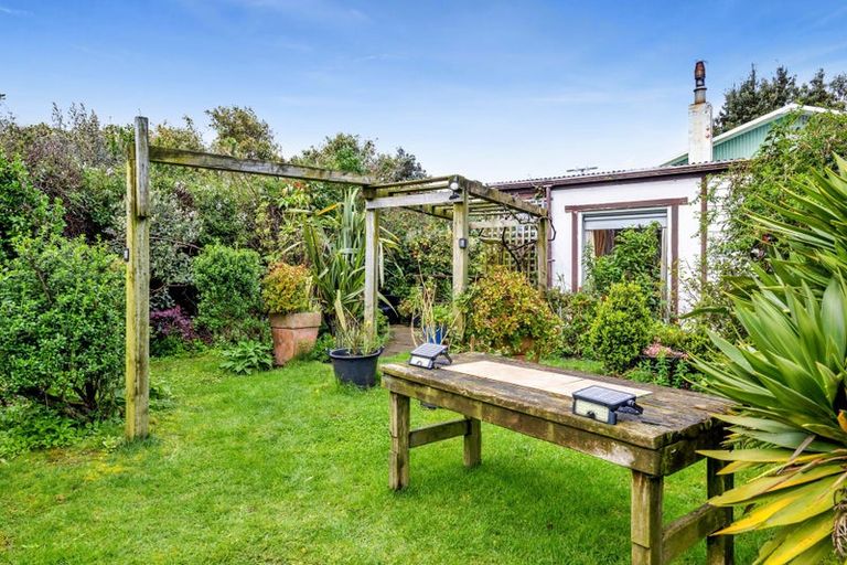 Photo of property in 77 Kapuni Street, Manaia, 4612