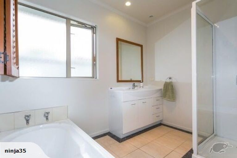 Photo of property in 28 Russell Robertson Drive, Havelock North, 4130