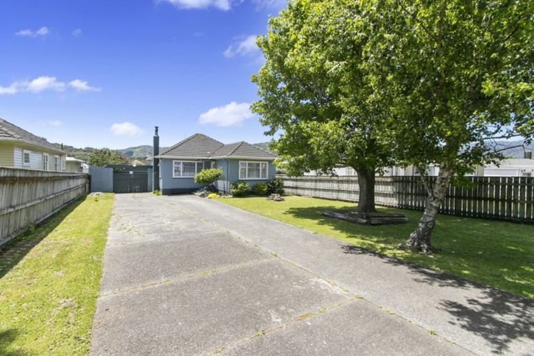 Photo of property in 118 Wainuiomata Road, Wainuiomata, Lower Hutt, 5014