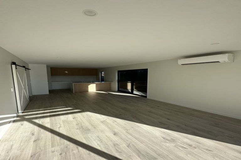 Photo of property in 14 Inder Street, Jacks Point, 9371