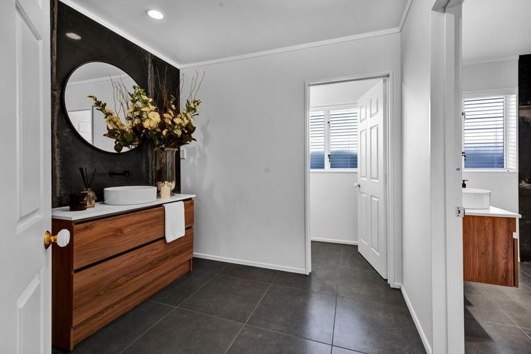 Photo of property in 6 Edna Wills Place, Hawera, 4610