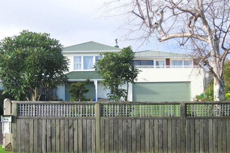 Photo of property in 44 Gray Avenue, Paraparaumu Beach, Paraparaumu, 5032