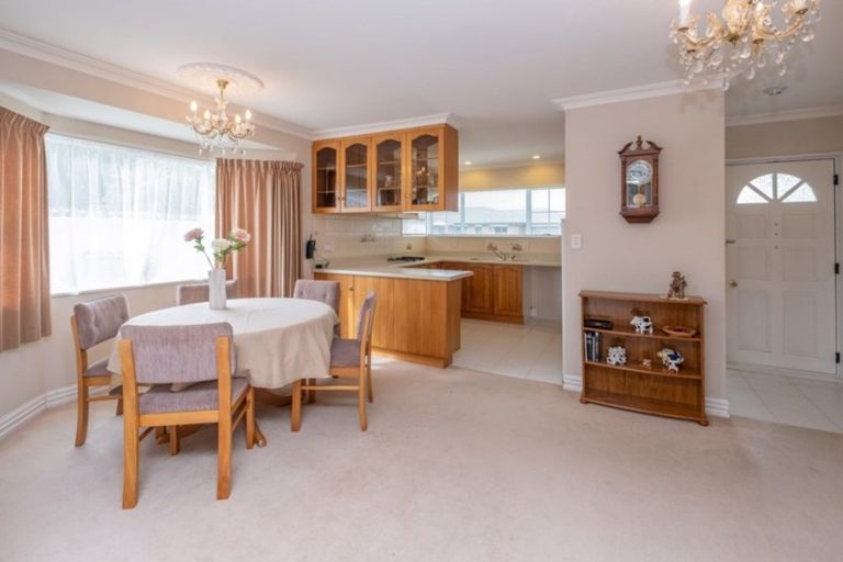 Photo of property in 17 Princes Street, Hawera, 4610