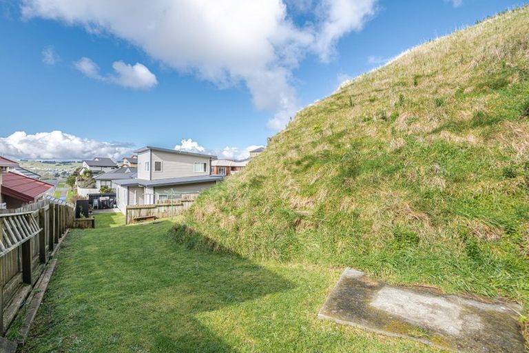 Photo of property in 52 Erlestoke Crescent, Churton Park, Wellington, 6037