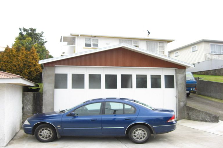 Photo of property in 54 Awanui Street, Merrilands, New Plymouth, 4312