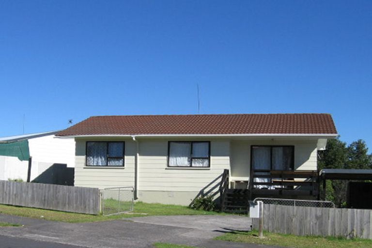 Photo of property in 4 Crosby Road, West Harbour, Auckland, 0618