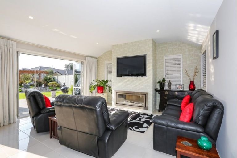 Photo of property in 24 Searle Drive, Patumahoe, Pukekohe, 2679