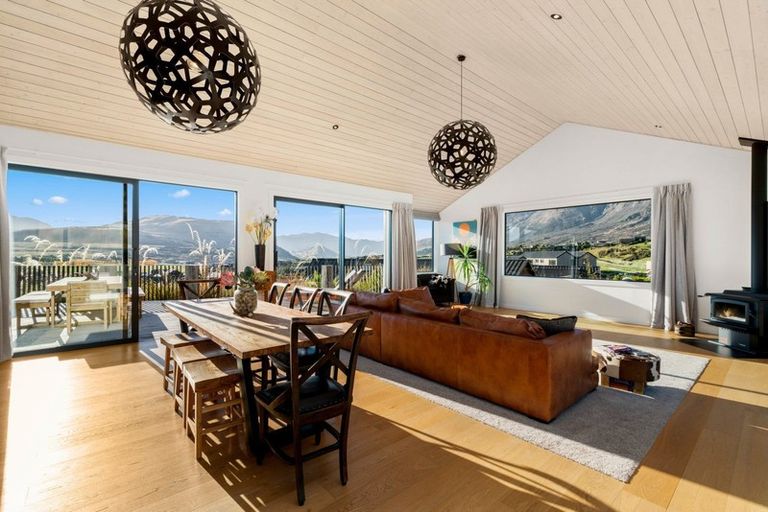 Photo of property in 10 Glenelg Lane, Jacks Point, 9371