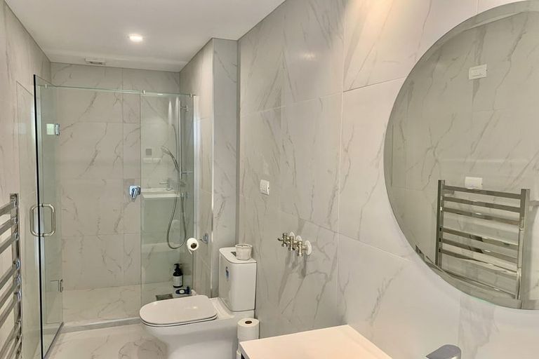 Photo of property in 2/147 Kowhai Road, Mairangi Bay, Auckland, 0630