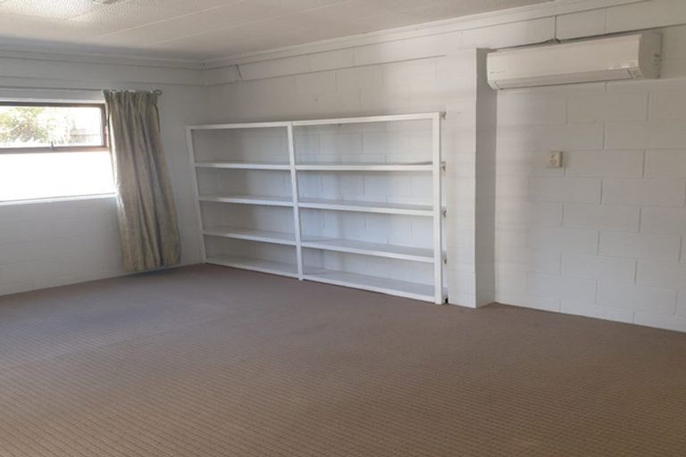 Photo of property in 15 Stonehurst Avenue, Waiuku, 2123