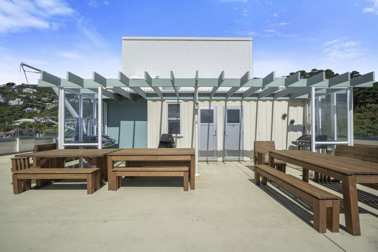 Photo of property in Jerningham Apartments, 20 Oriental Terrace, Oriental Bay, Wellington, 6011