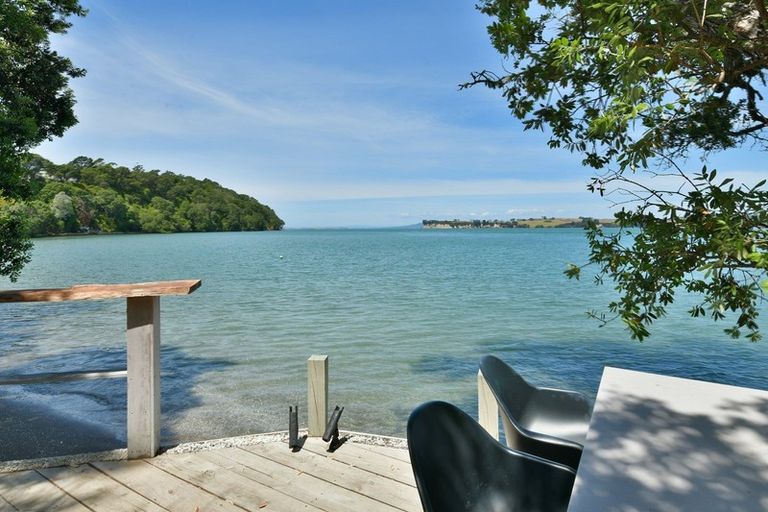 Photo of property in 254 Wade River Road, Wade Heads, Whangaparaoa, 0932