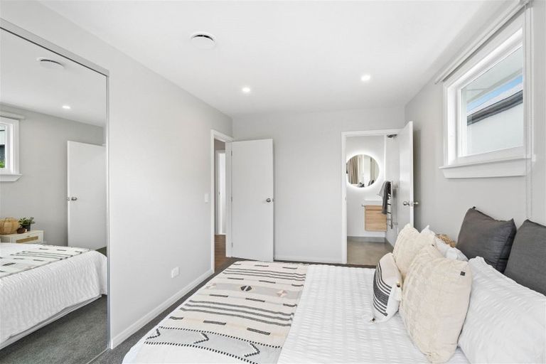 Photo of property in 9 Derrett Place, Saint Martins, Christchurch, 8022