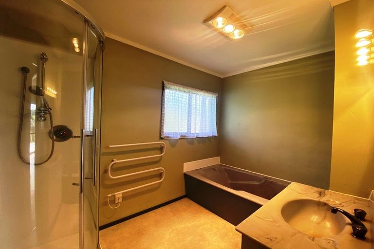 Photo of property in 688 Kahikatea Flat Road, Waitoki, Kaukapakapa, 0871