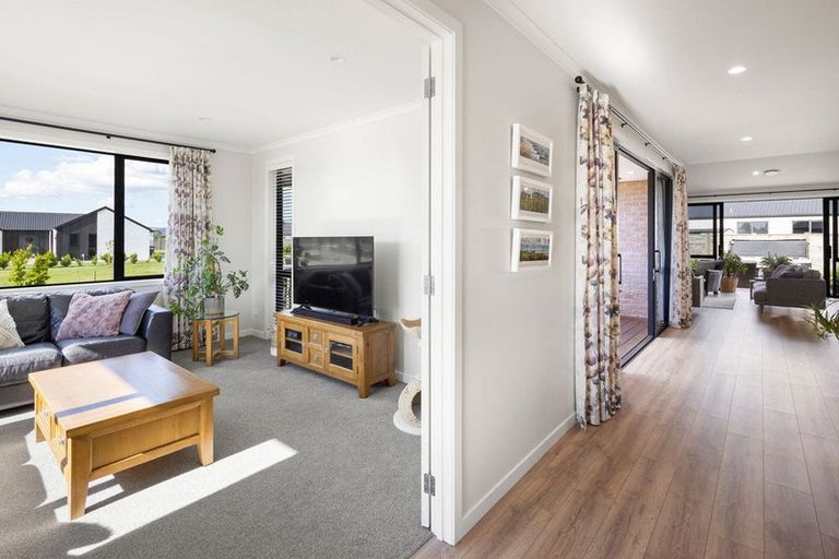 Photo of property in 39 Sunline Drive, Leamington, Cambridge, 3432