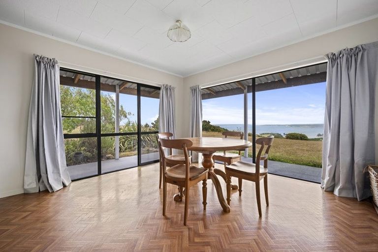 Photo of property in 986 Tinopai Road, Tinopai, Matakohe, 0593