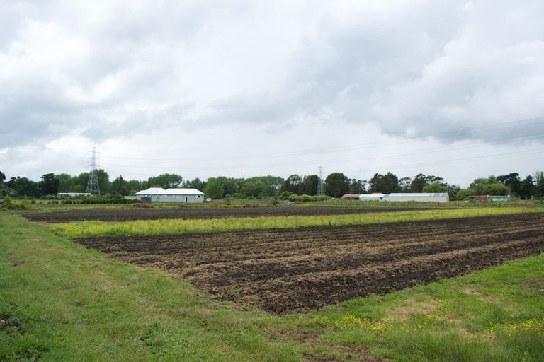 Photo of property in 9b Trotting Course Drive, Kumeu, 0891