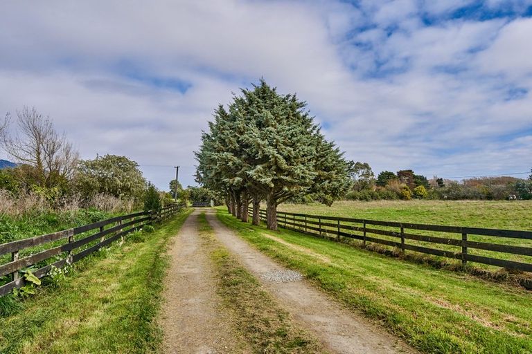 Photo of property in 12 Te Horo Beach Road, Te Horo, Otaki, 5581