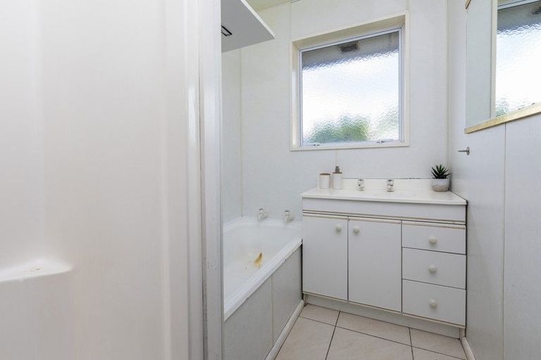 Photo of property in 18 Neill Street, Hornby, Christchurch, 8042