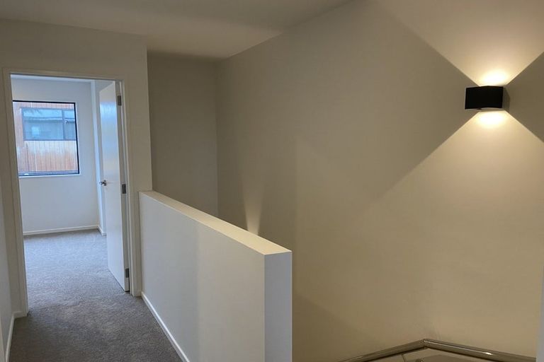 Photo of property in 27 Paetai Lane, Te Atatu Peninsula, Auckland, 0610