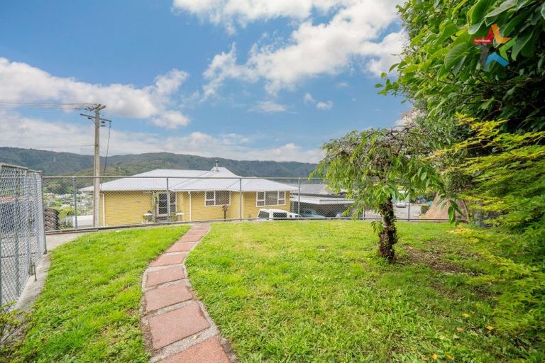 Photo of property in 75 Logie Street, Stokes Valley, Lower Hutt, 5019