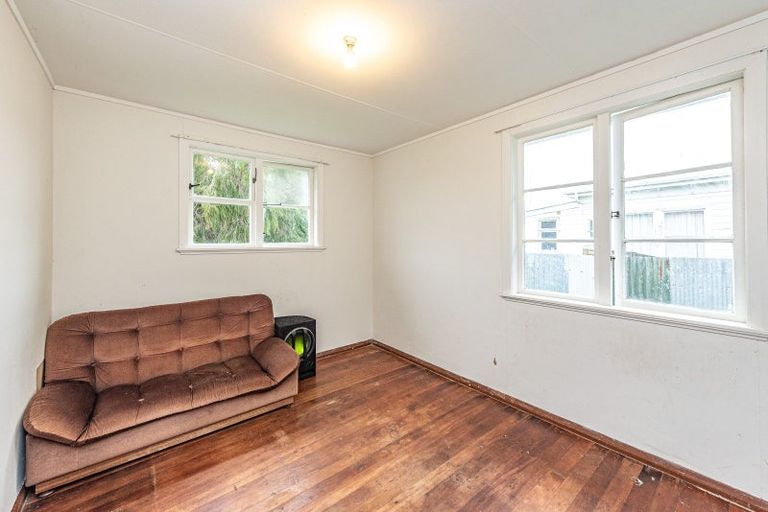 Photo of property in 39 Smith Street, Waverley, 4510