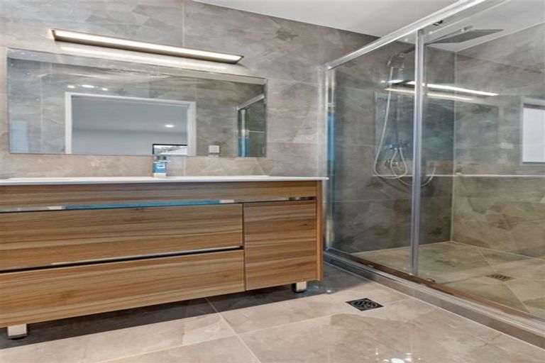 Photo of property in 4d Udys Road, Pakuranga, Auckland, 2010