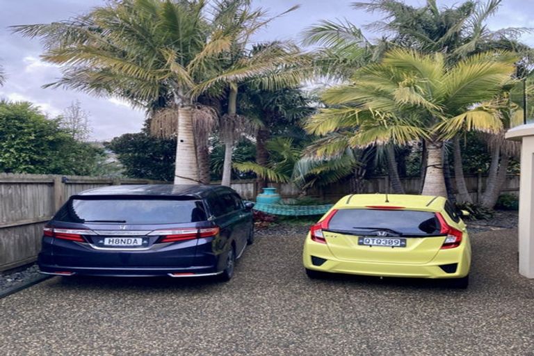 Photo of property in 88a Picasso Drive, West Harbour, Auckland, 0618