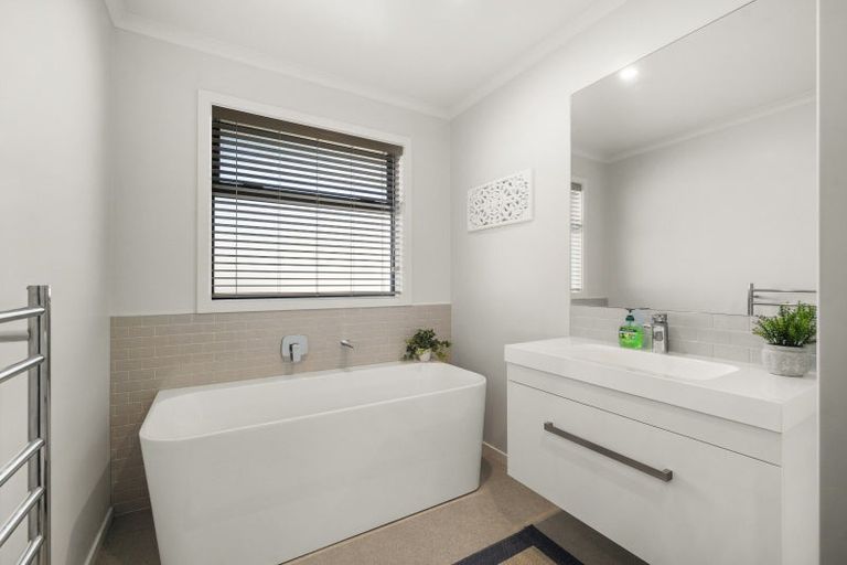 Photo of property in 10 Wai Terrace, Wharewaka, Taupo, 3330