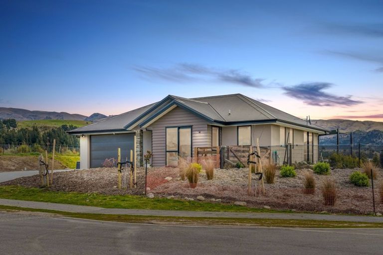 Photo of property in 15 Jackson Rise, Luggate, Wanaka, 9383