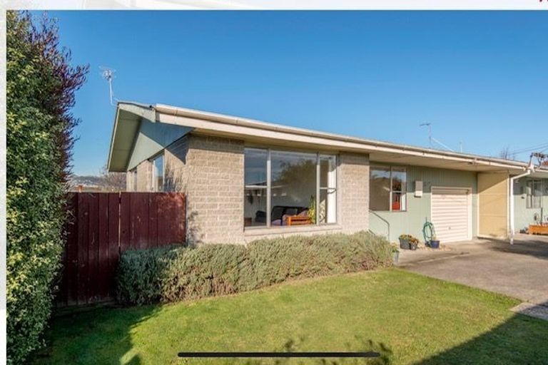Photo of property in 1/90a Lincoln Road, Hillmorton, Christchurch, 8024