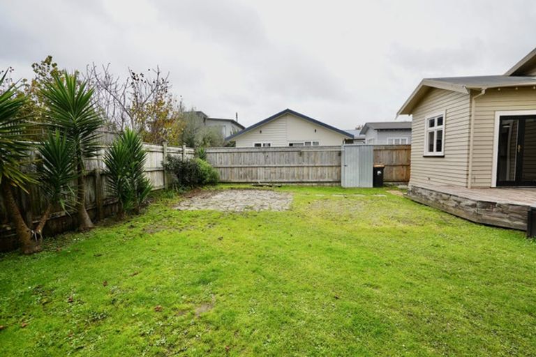 Photo of property in 27 Milverton Avenue, Hokowhitu, Palmerston North, 4410