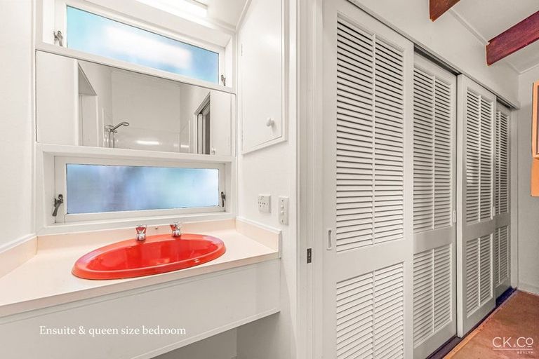 Photo of property in 72a Chatsworth Road, Silverstream, Upper Hutt, 5019