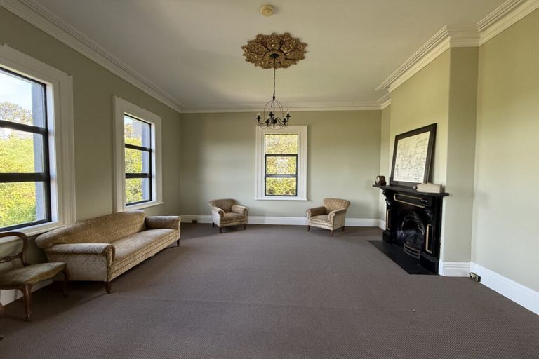 Photo of property in 16 Ascog Road, Ravensbourne, Dunedin, 9022