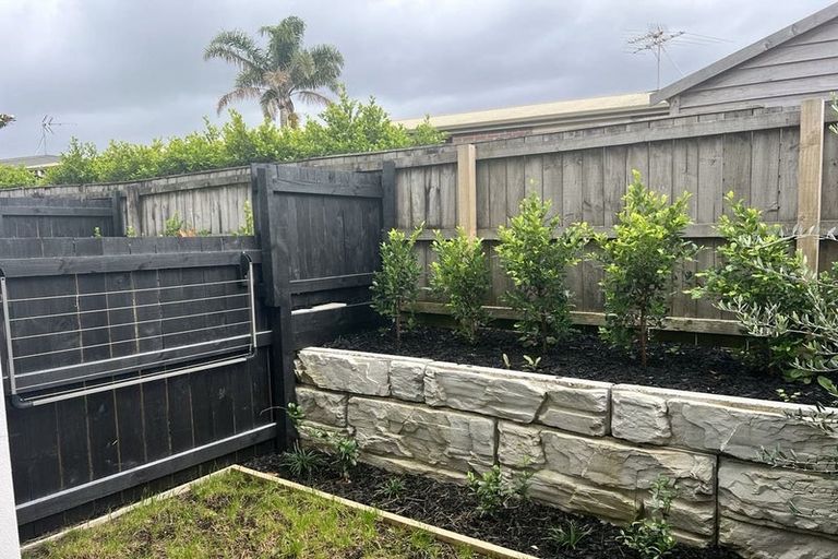 Photo of property in 60 Tukari Lane, Mangere Bridge, Auckland, 2022