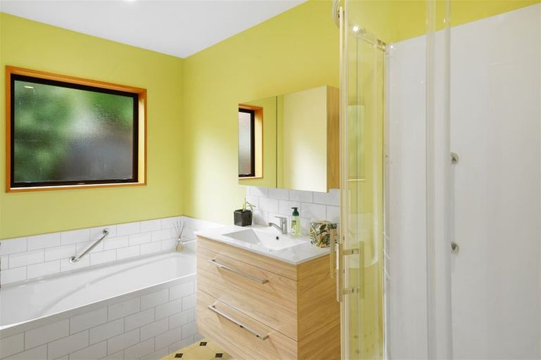 Photo of property in 2/6 Cricklewood Place, Avonhead, Christchurch, 8042