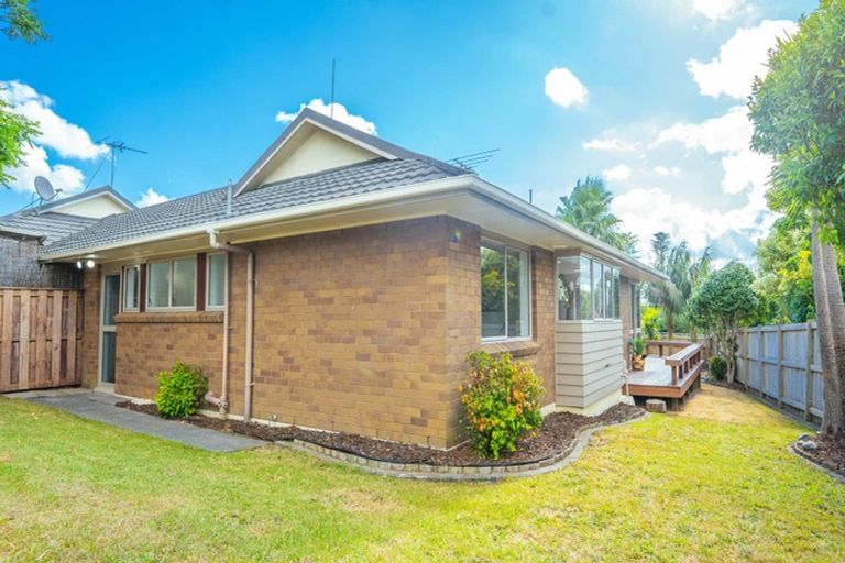 Photo of property in 1/16 Fieldstone Court, Northpark, Auckland, 2013