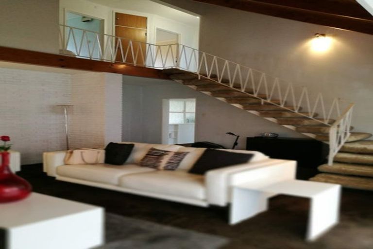 Photo of property in 21 Lyndhurst Road, Te Atatu South, Auckland, 0610